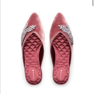 Birdies Swan Slider in Jeweled Raspberry